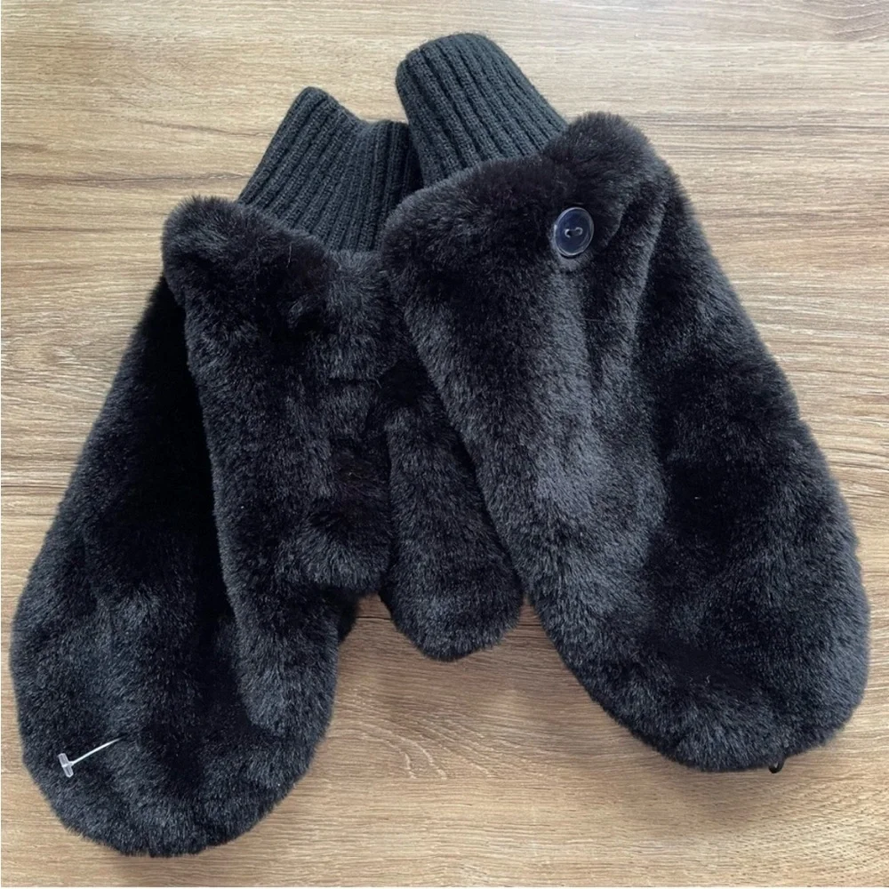 NWOT House Of Harlow BLACK FAUX FUR Convertible Flip Top Mittens